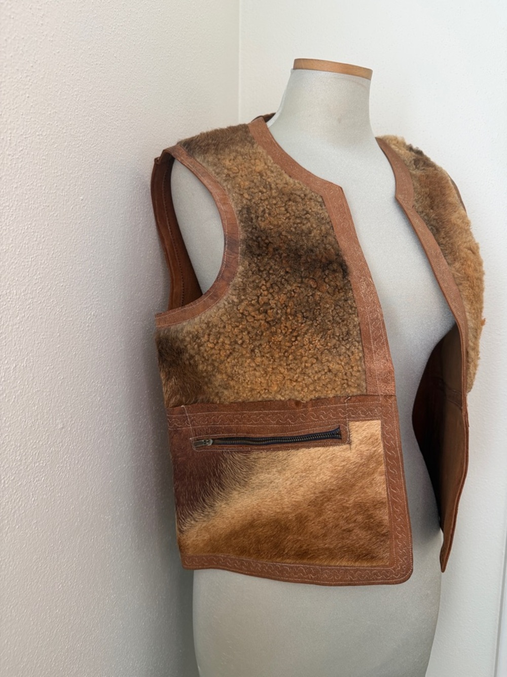 Vintage pony hair cow hide tan brown western vest M L medium Large